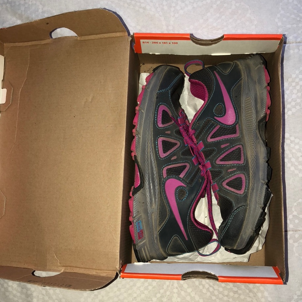 Women’s Nike shoes